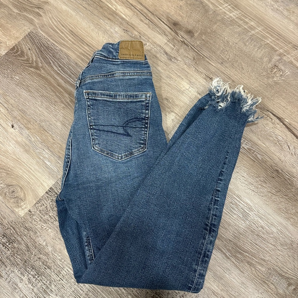 (2/$20) American Eagle Outfitters Women's Raw Hem Jeans